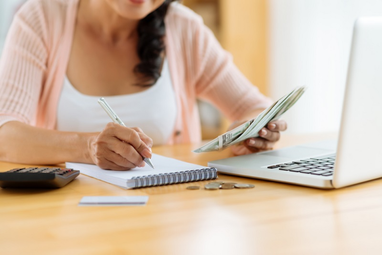 Avoiding Financial Issues: Money-managing Solutions for Working Adults
