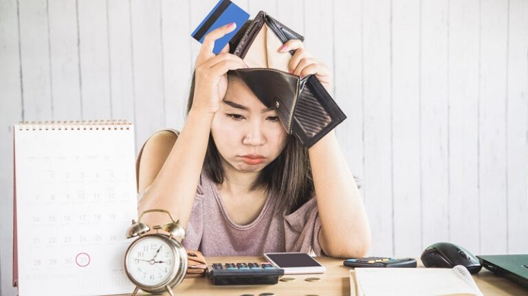 What Living Paycheck To Paycheck Is Actually Like