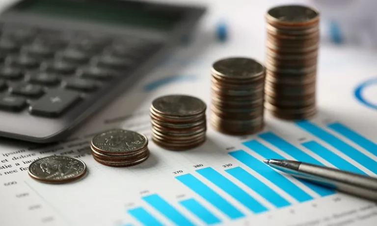 Steady financial guidance helping people find clarity in everyday choices